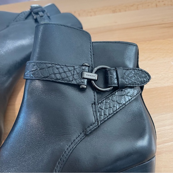 COACH Paulina Black Leather Ankle Boots Embossed Snake Belt Booties 7.5 - Picture 4 of 9